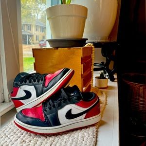 Jorden 1 lows black toe